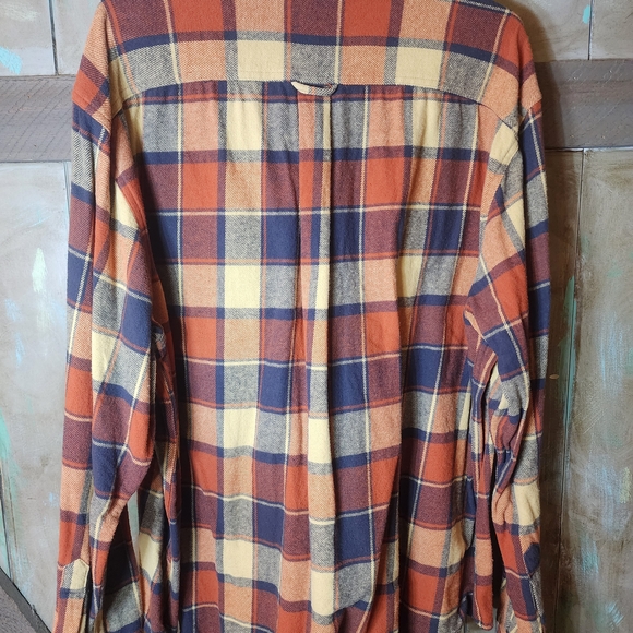 Ely Cattleman Men's Bold Plaid Shirt in Orange and Navy - Picture 2 of 2
